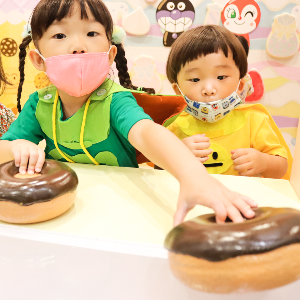 ヒーロー気分で パチリ げんき100ばいブログ 横浜アンパンマンこどもミュージアム